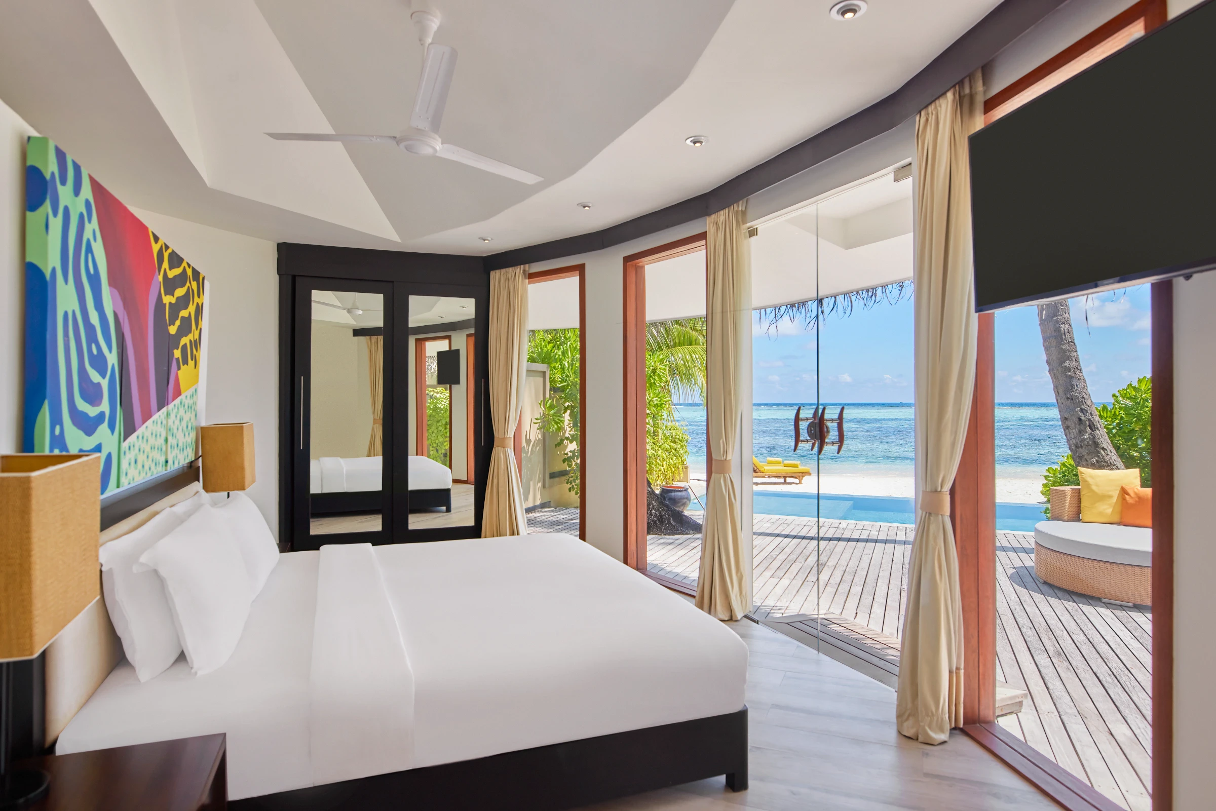Angsana Velavaru Beachfront Infinity Pool Villa